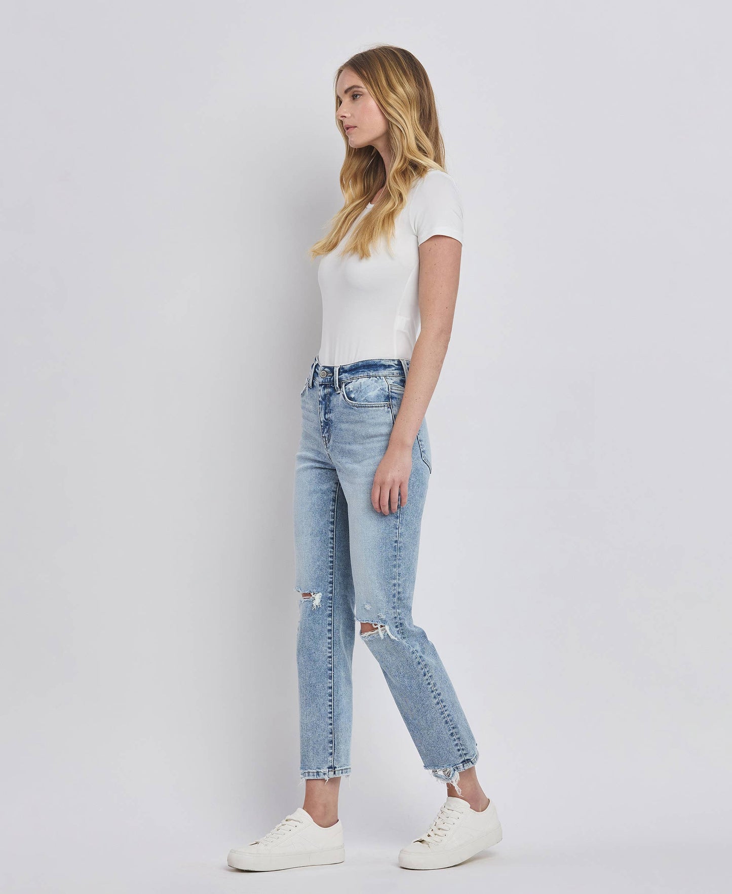 HIGH RISE DISTRESSED STRAIGHT JEANS