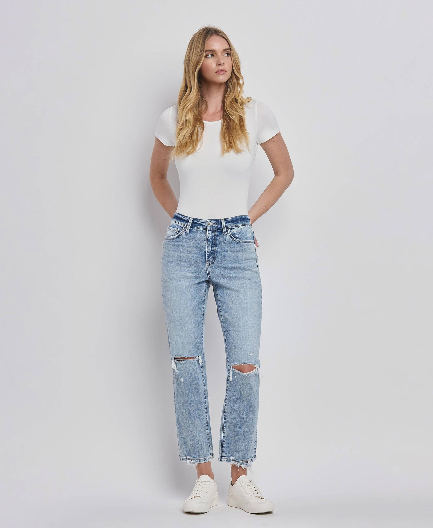 HIGH RISE DISTRESSED STRAIGHT JEANS