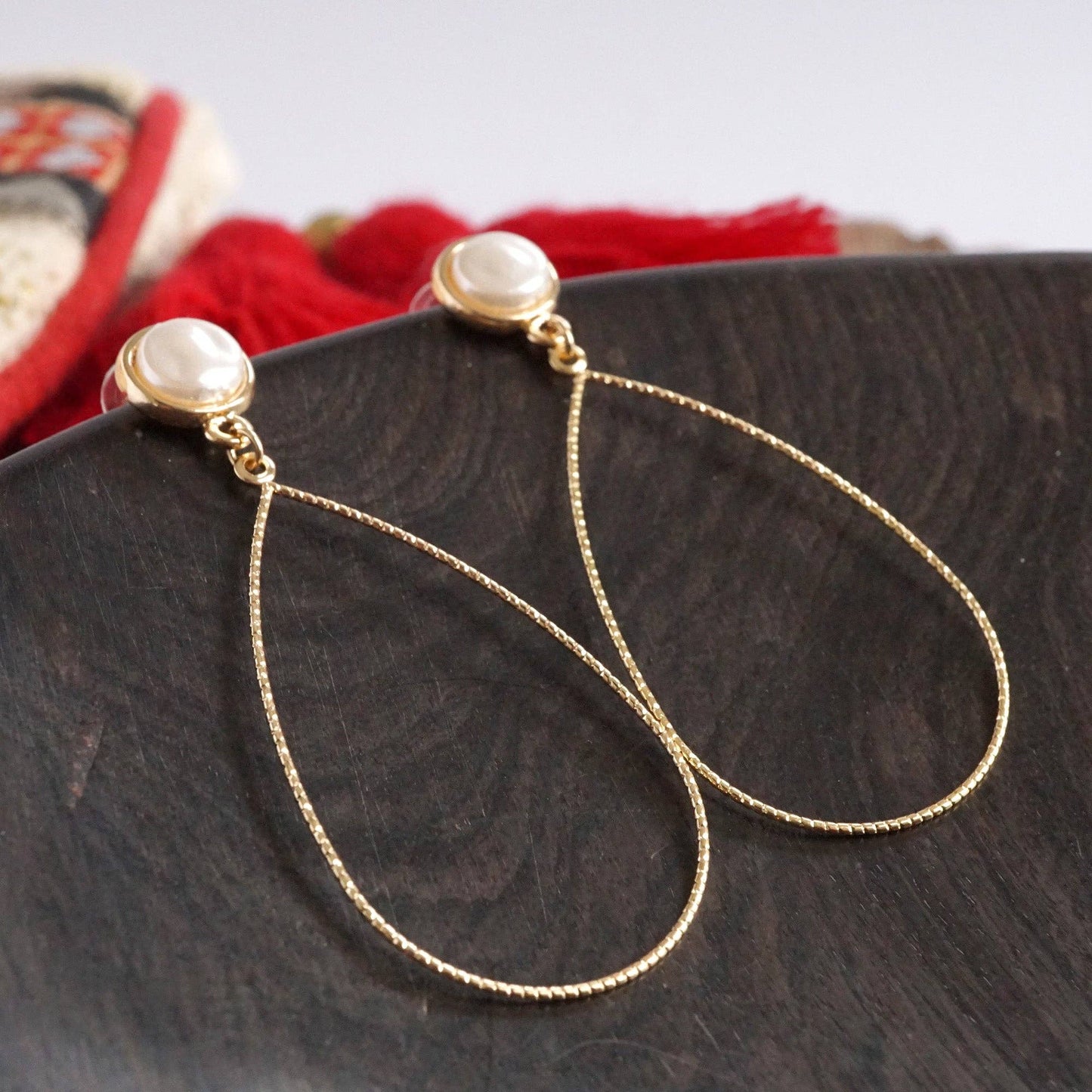 Teardrop with a pearl dangle earrings 7576