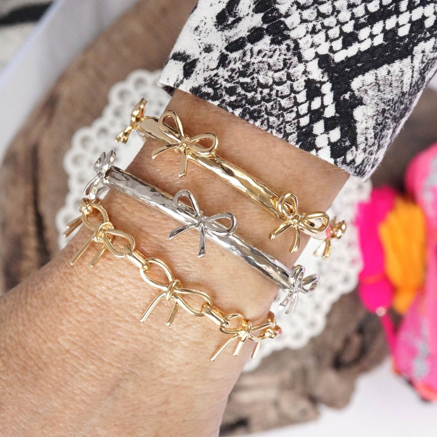 Bow Link Bracelet Gold Tone 2797