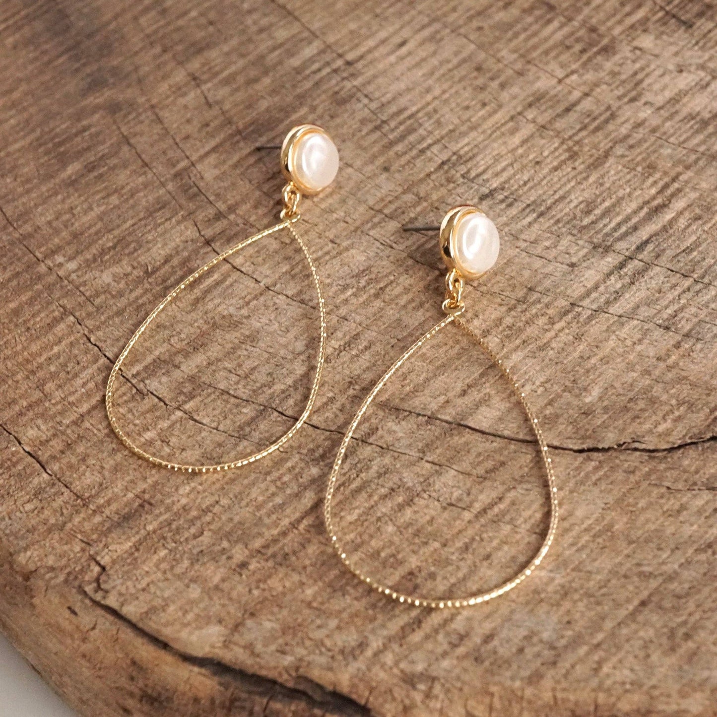 Teardrop with a pearl dangle earrings 7576