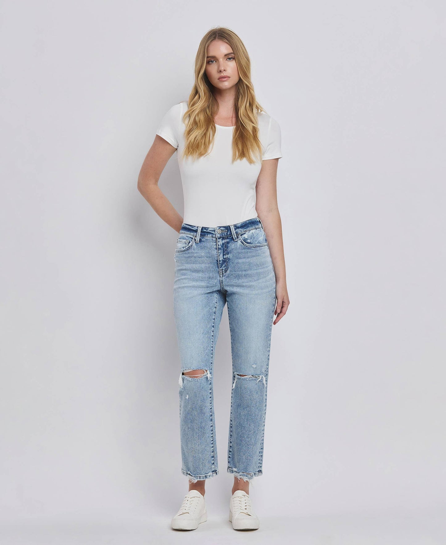 HIGH RISE DISTRESSED STRAIGHT JEANS