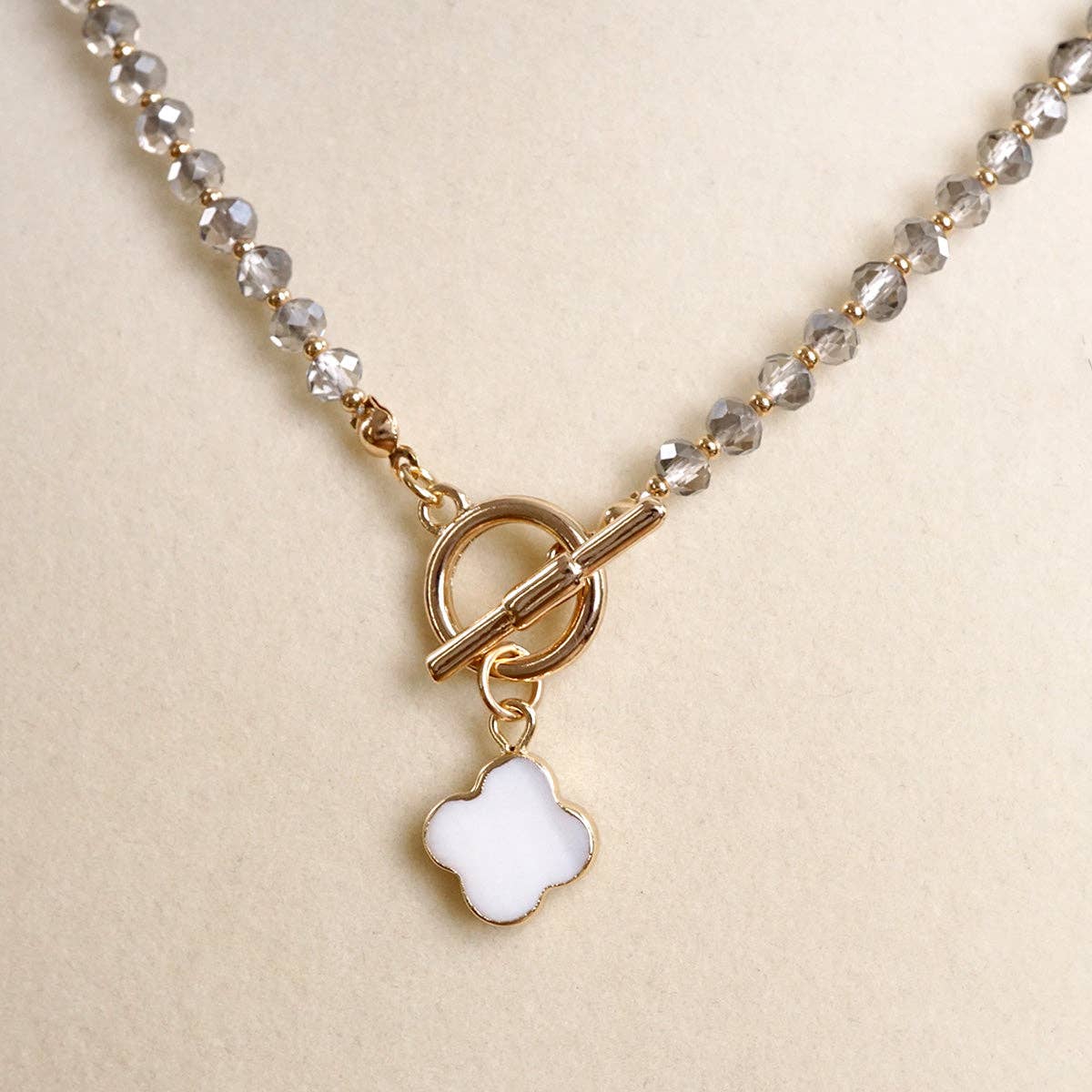 Mother of Pearl Clover Pendant 1022