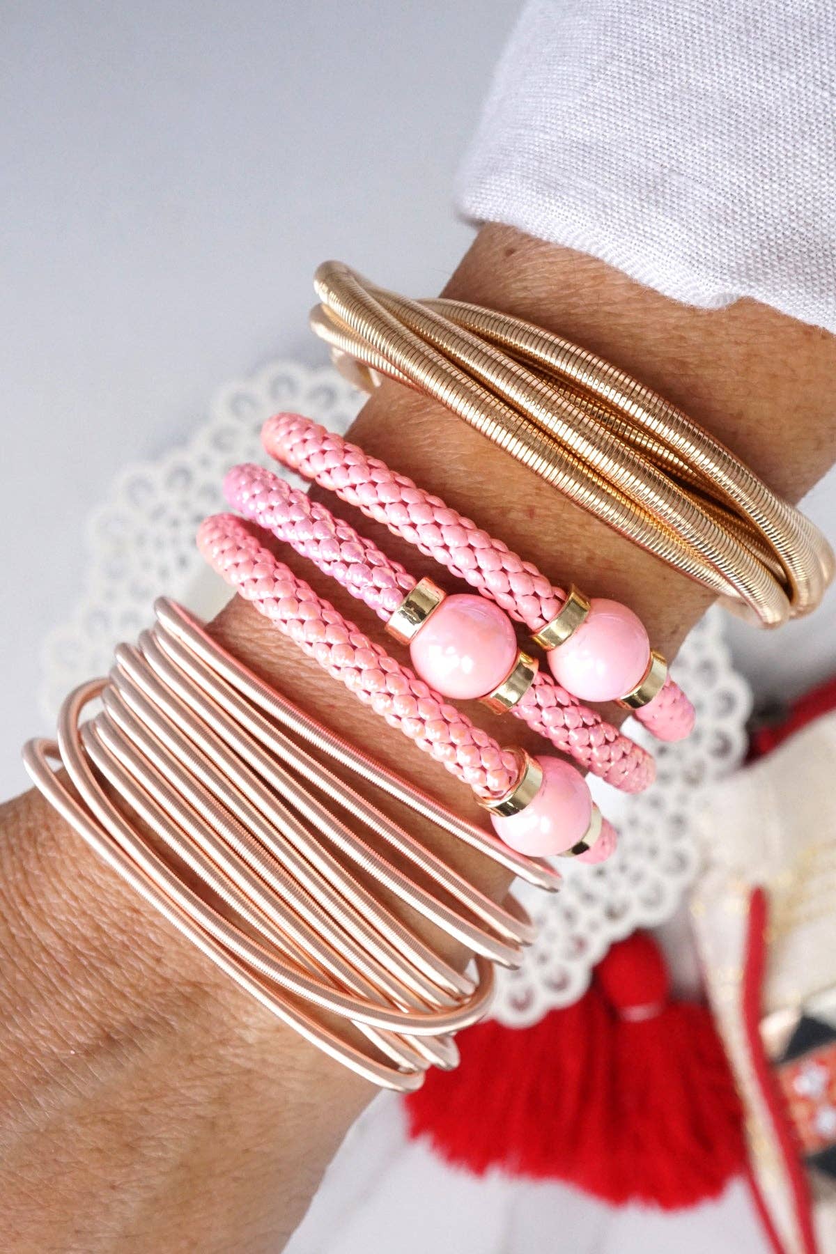 Gold multi strand stretchy bangle 1879
