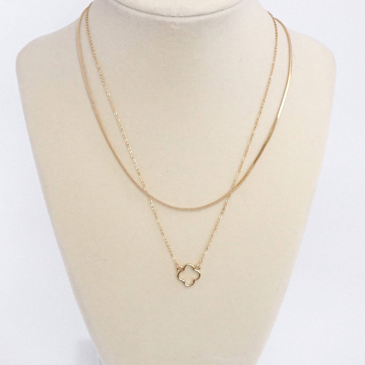 Clover Pendant Layered Necklace