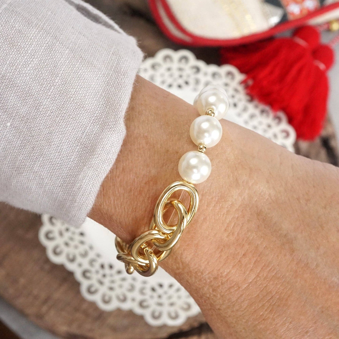 Golden Chain and large pearls beads bracelet 2894
