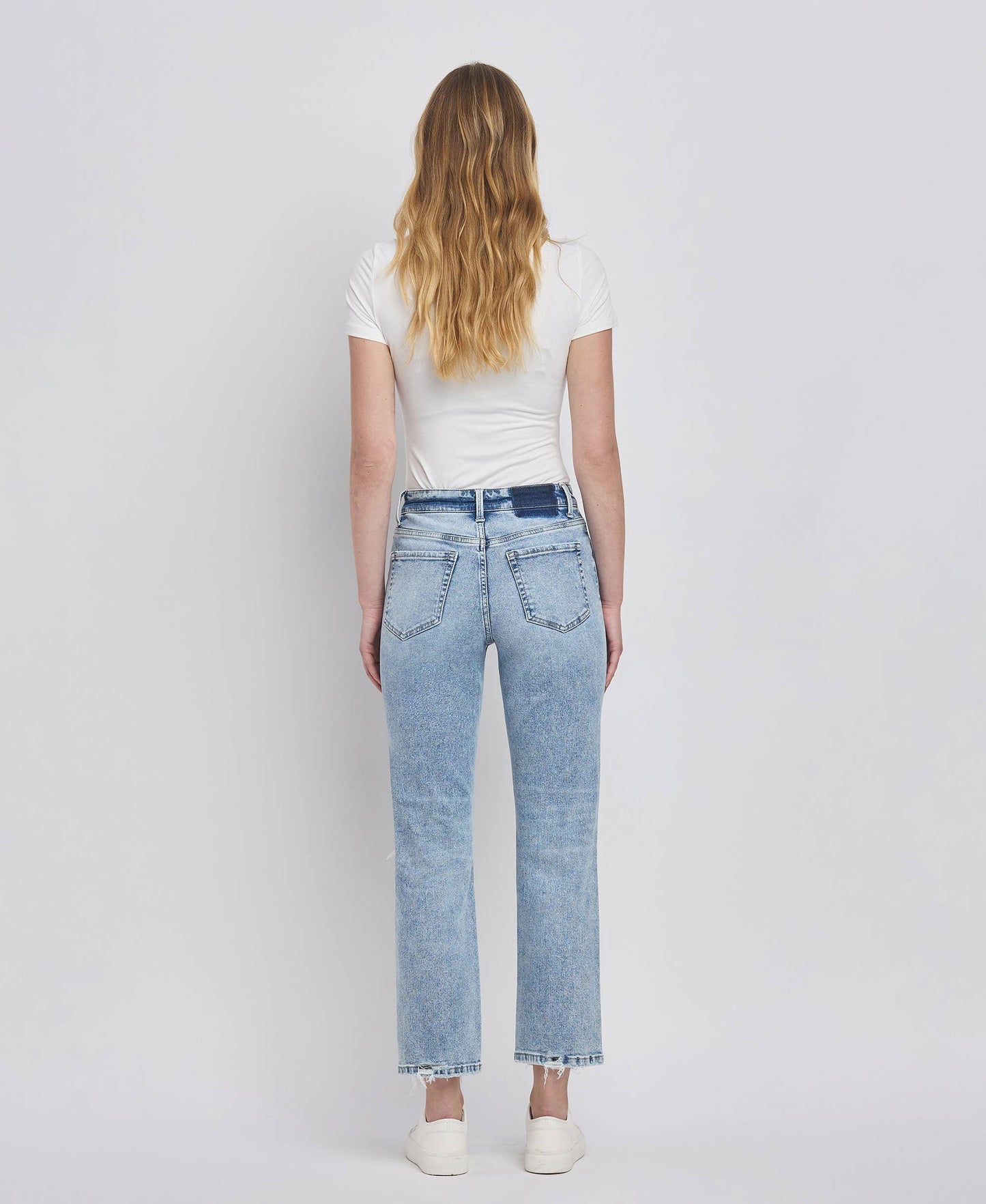 HIGH RISE DISTRESSED STRAIGHT JEANS