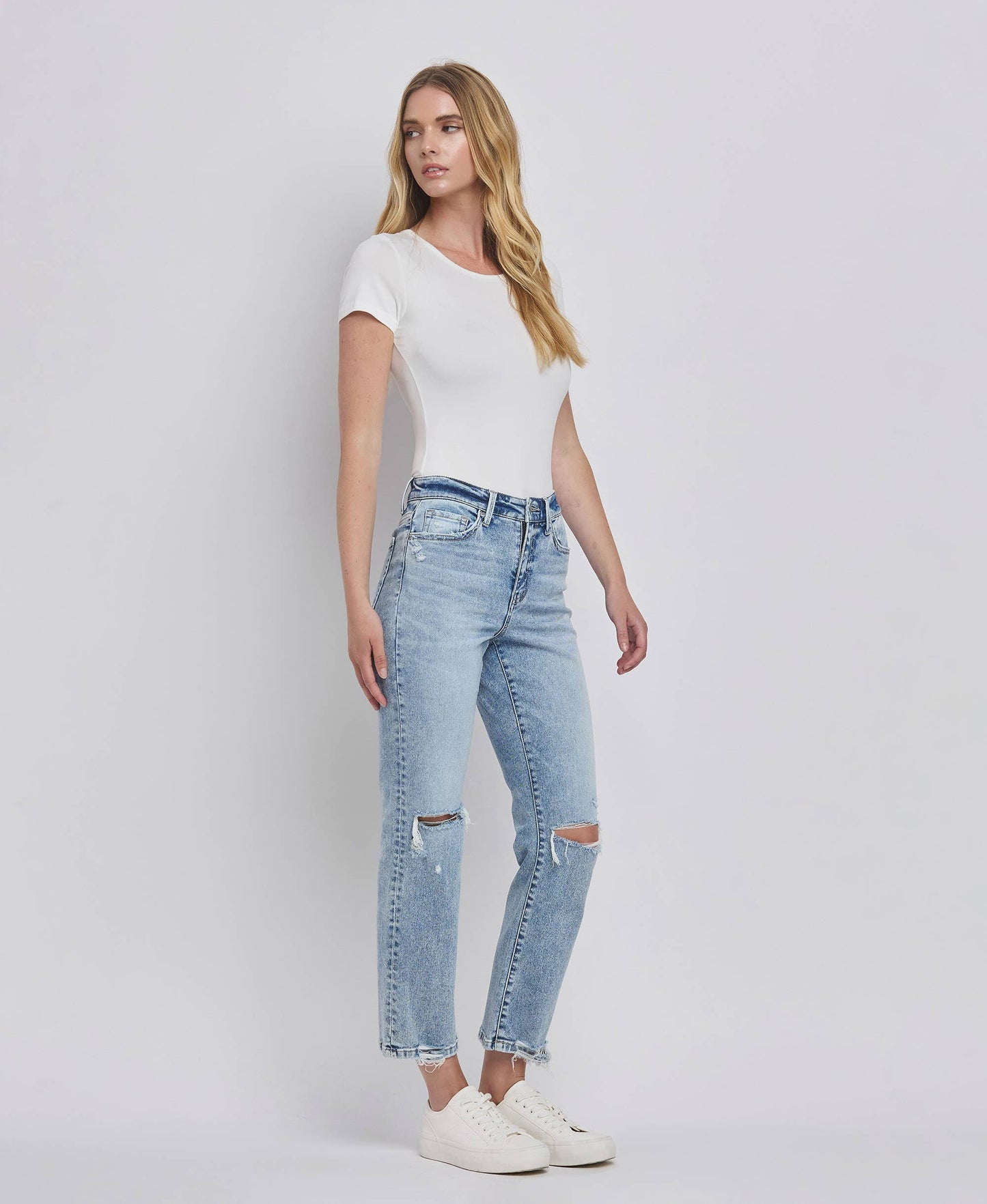HIGH RISE DISTRESSED STRAIGHT JEANS