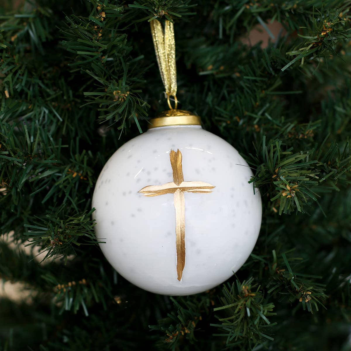 Cruix Glass Ball Ornament   White/Gold   4"