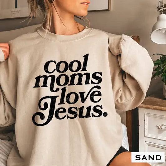 Cool Moms Love Jesus Graphic T-shirt