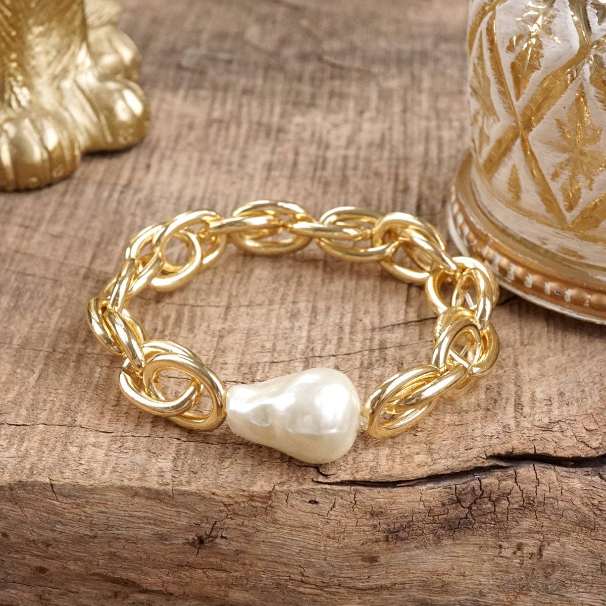 Chunky Stretch Bracelet with Sculpted Pearl Bead 1633