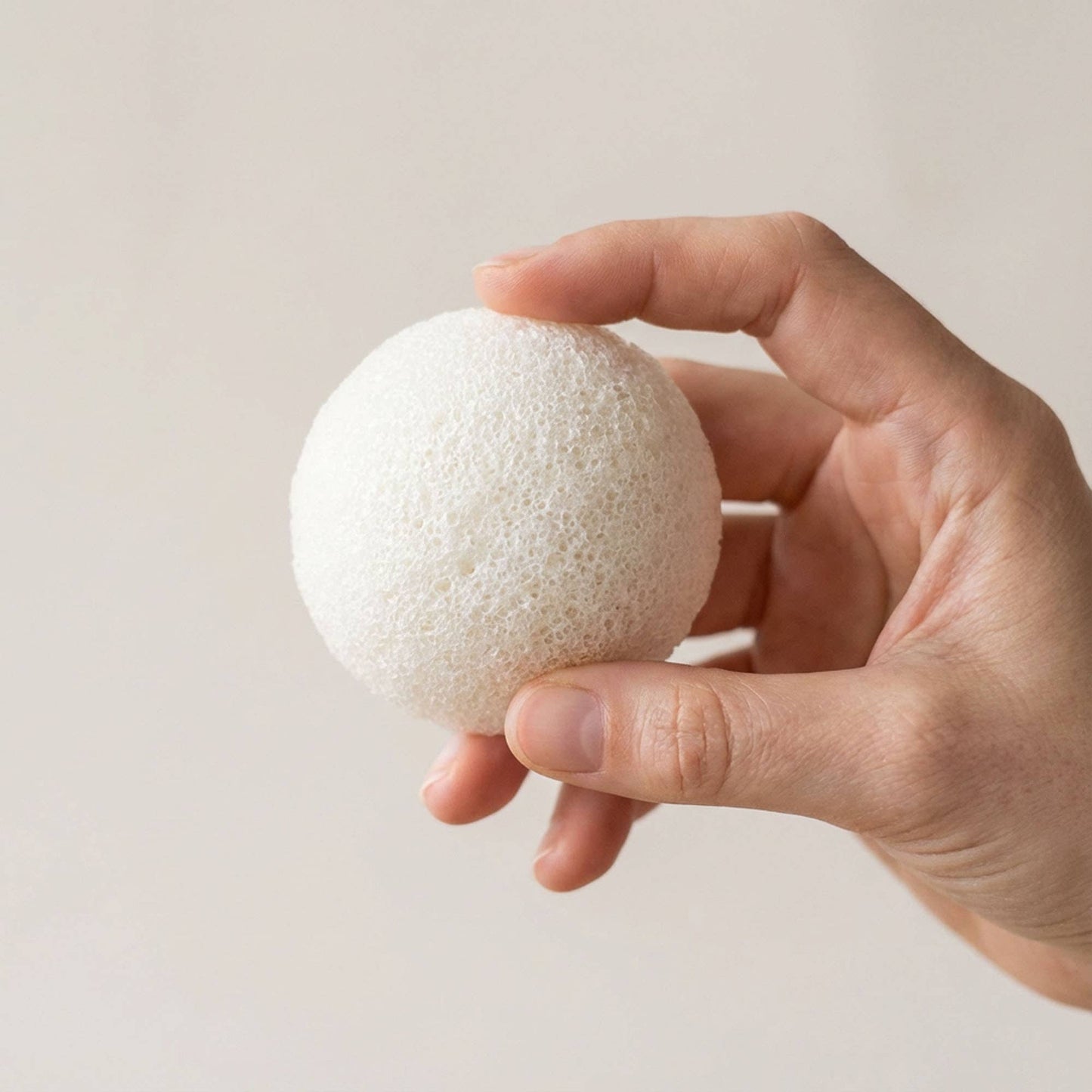 Natural Konjac Facial Cleansing Sponge | White