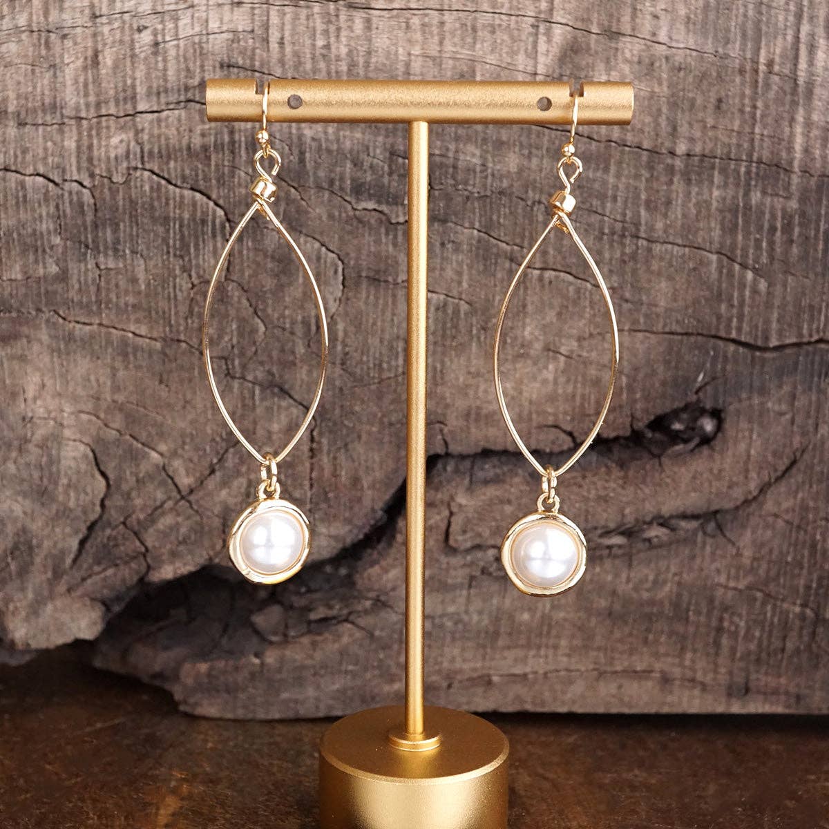 Glow Line – Golden Wire Drops with Bezel Pearl