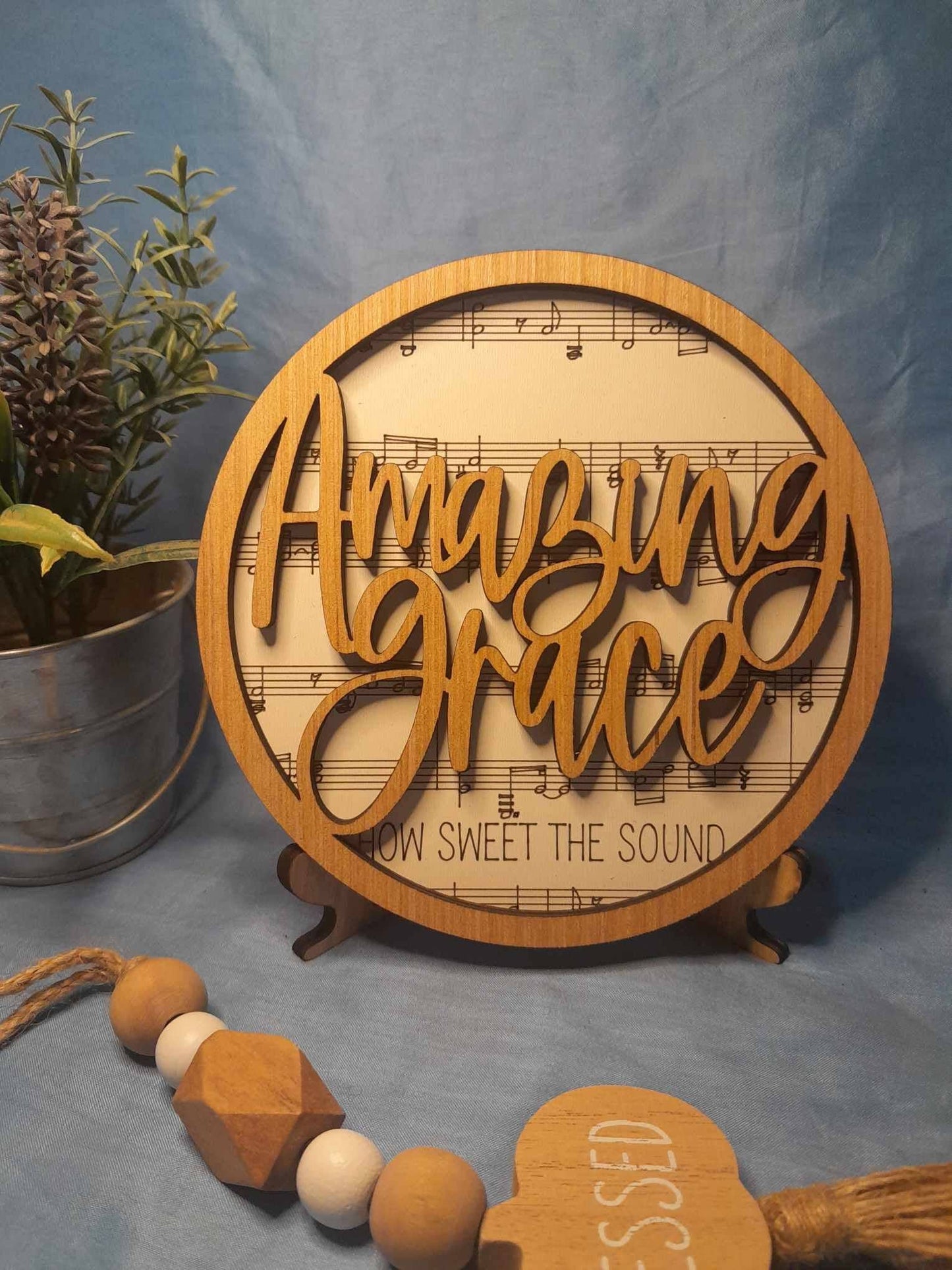 Lyric Round Signs with stand, 15 songs to choose from