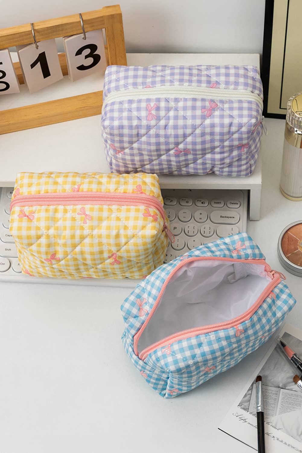 Bow Knot Print Quilted Zipper Cosmetic Bag