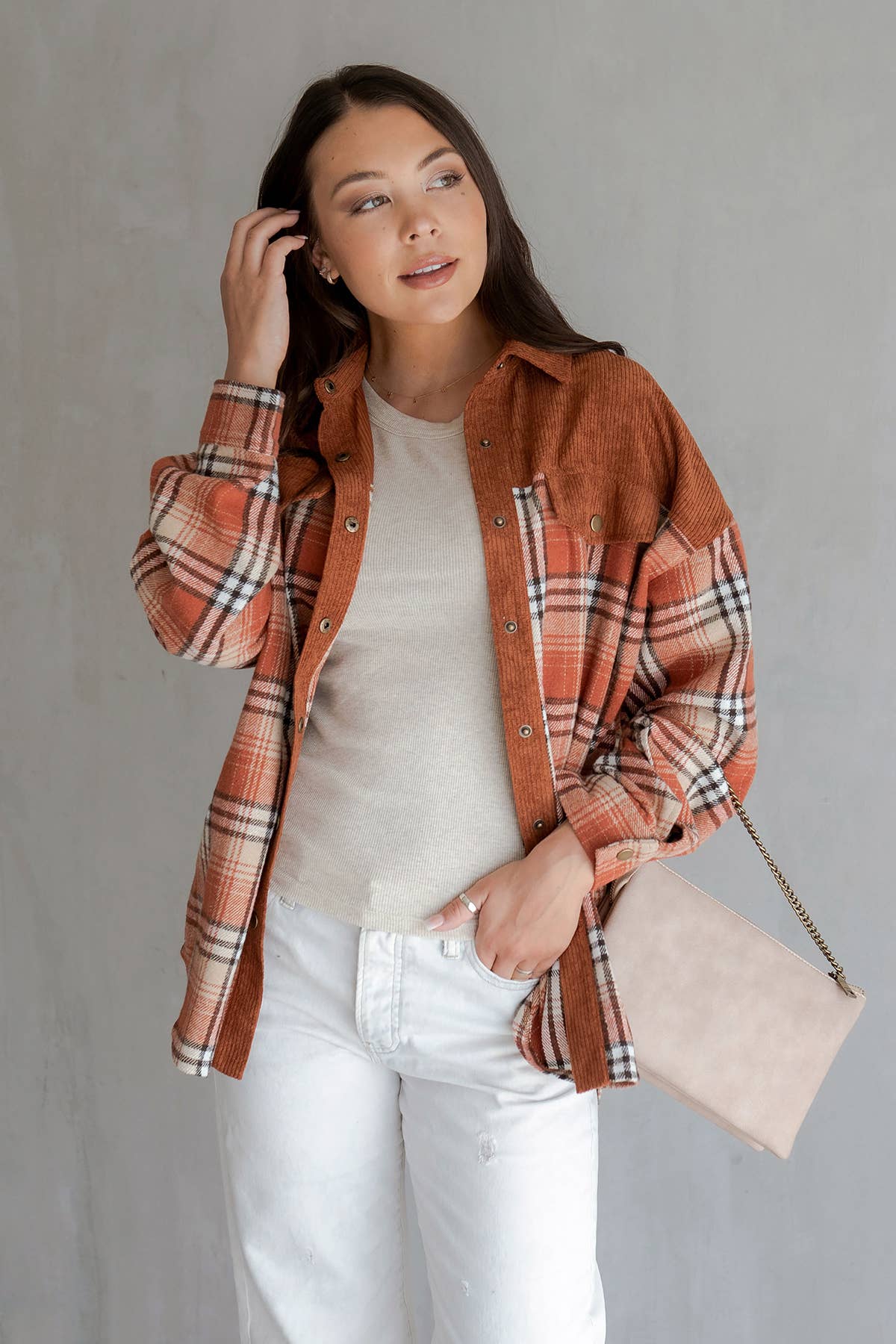 M2056CH Izzy Crossbody w/ Chain Strap