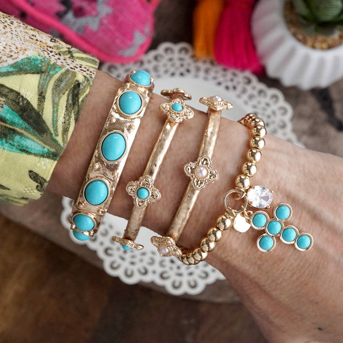 Sun-Kissed Shine – Medallion Stretchy Bangle with Pearl or Turquoise