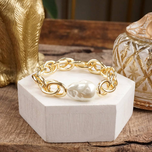 Chunky Stretch Bracelet with Sculpted Pearl Bead 1633