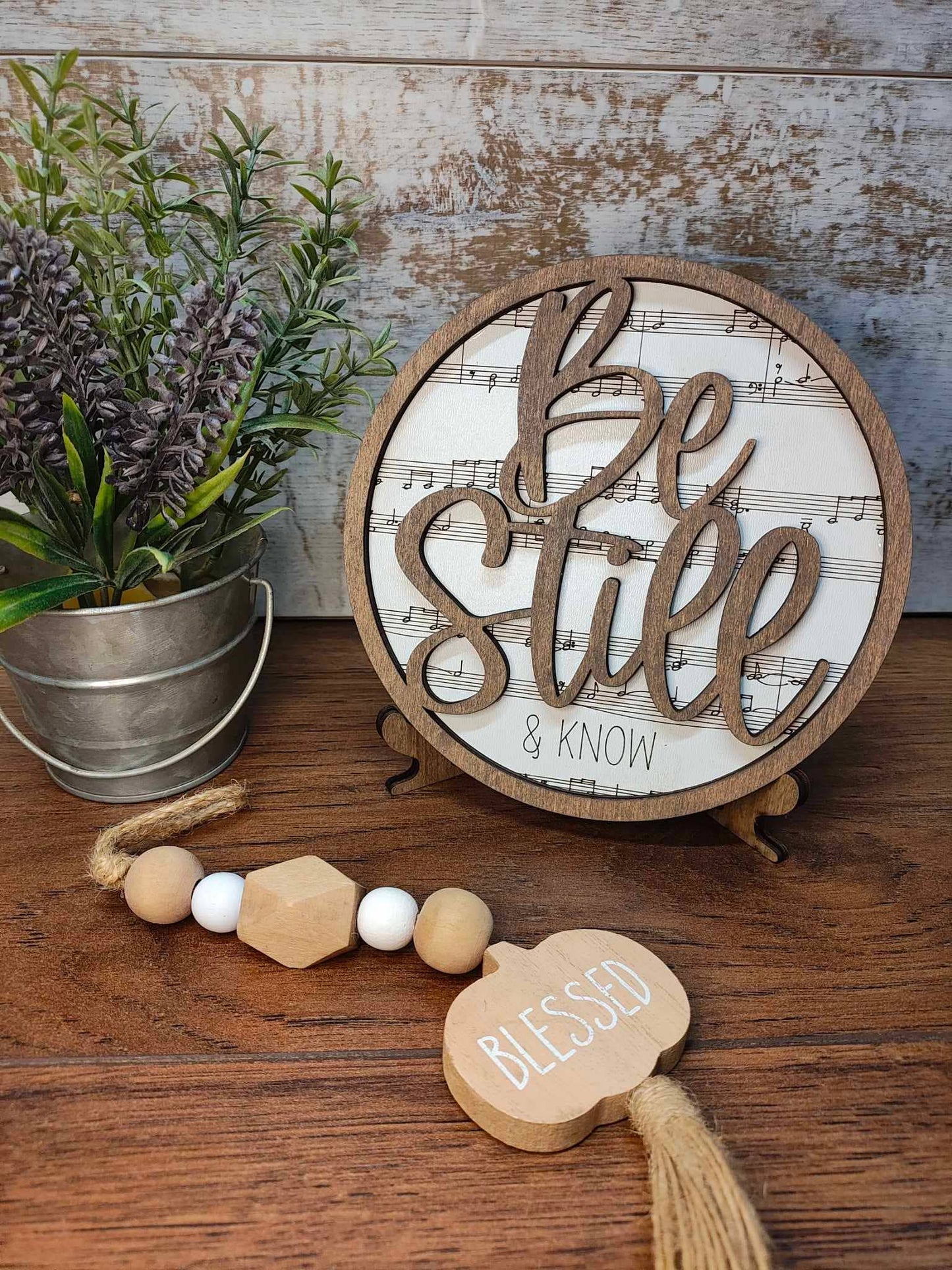 Lyric Round Signs with stand, 15 songs to choose from