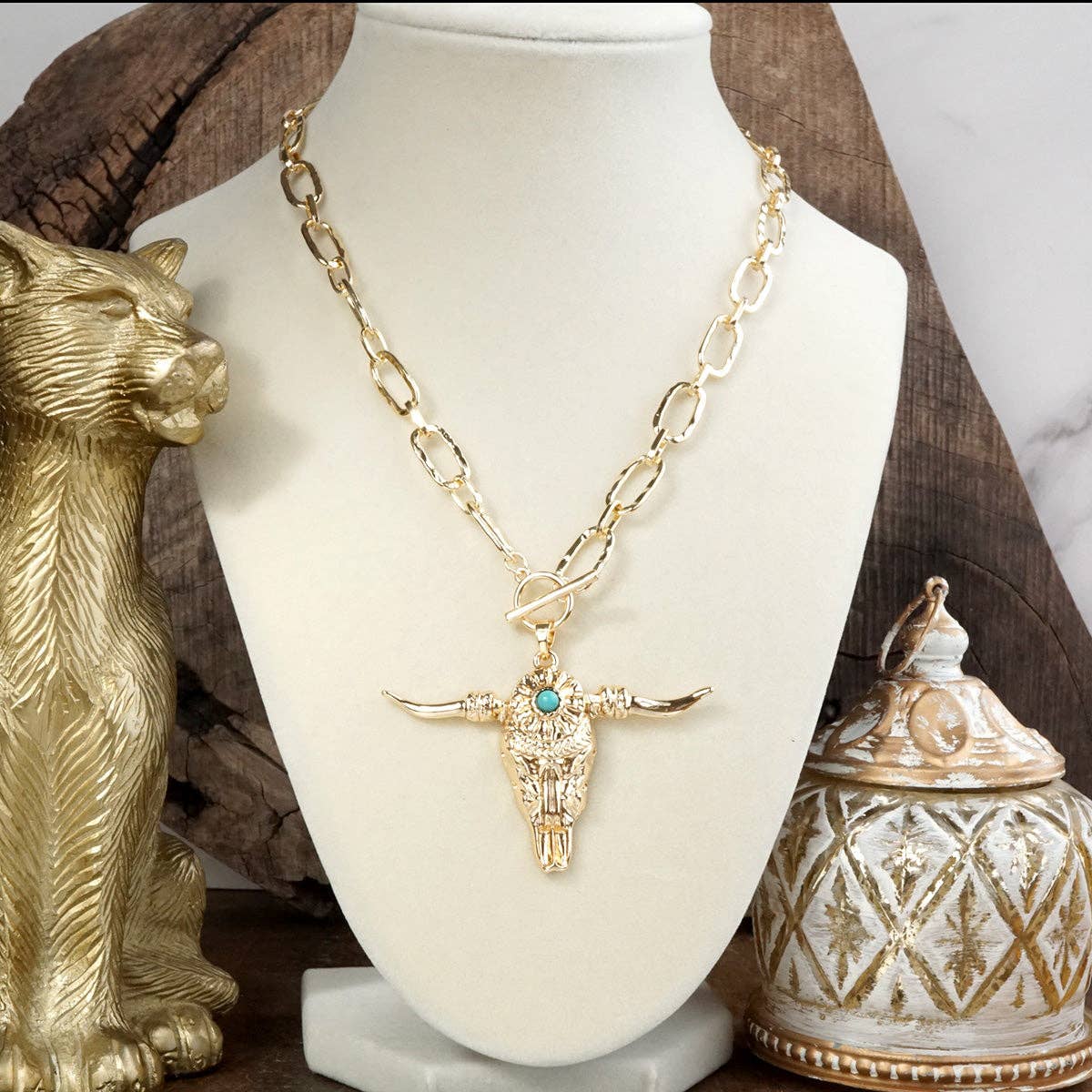 Western Spirit – Hammered Paperclip Chain Necklace with Steer Head Pendant
